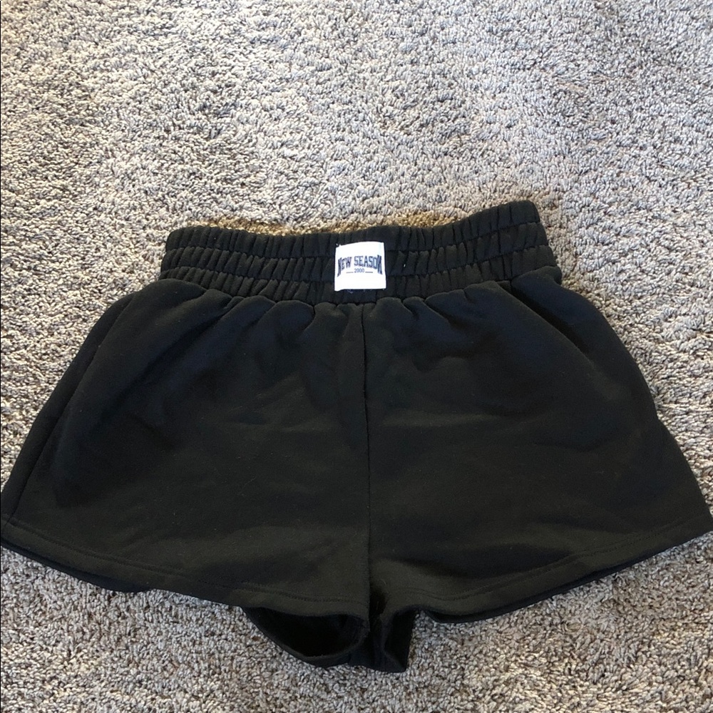 Black Cotton Elastic Waist Casual Shorts for women. Size medium